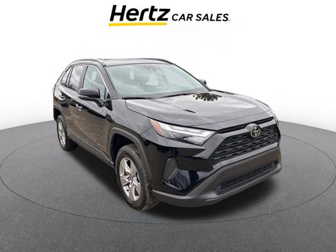 Used 2025 Toyota RAV4 XLE image 1