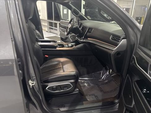 Used 2024 Jeep Wagoneer L Series II w/ Flexible Seating Group image 24