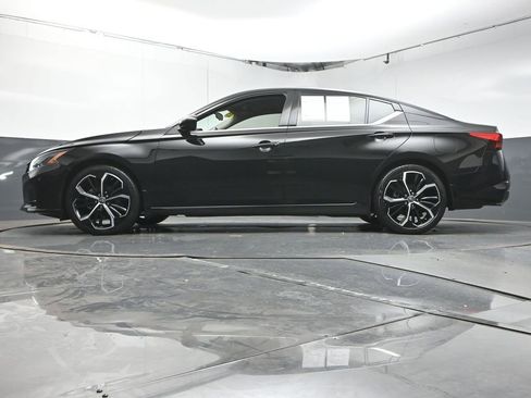 Used 2023 Nissan Altima 2.5 SR image 33