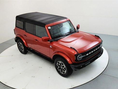 Used 2023 Ford Bronco Outer Banks image 14