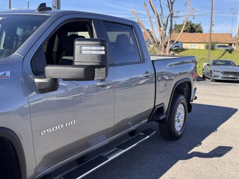 Used 2024 Chevrolet Silverado 2500 LT w/ Convenience Package image 9