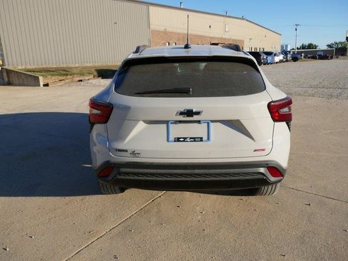 New 2026 Chevrolet Trax RS w/ Sunroof Package image 4