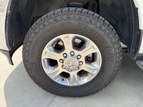 Used 2024 RAM 2500 Big Horn AWD/4WD image 9