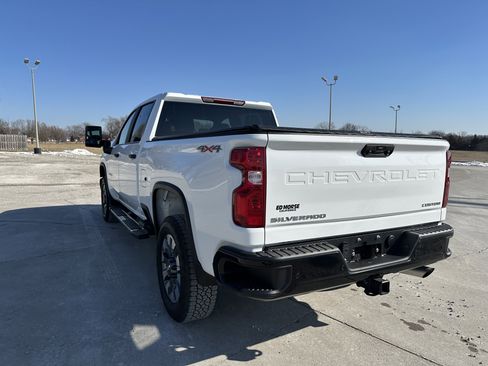 Used 2025 Chevrolet Silverado 2500 Custom w/ Custom Value Package image 5