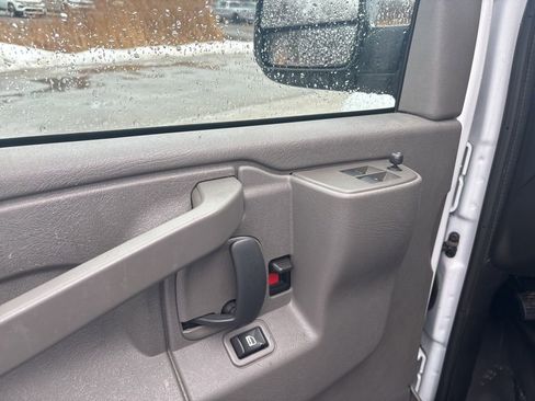 Used 2024 GMC Savana 2500 w/ Driver Convenience Package image 12