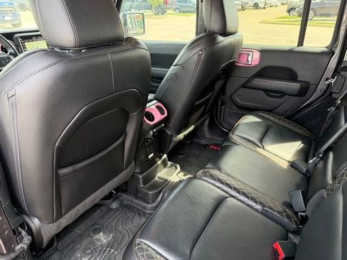 Used 2021 Jeep Wrangler Unlimited Sahara image 20