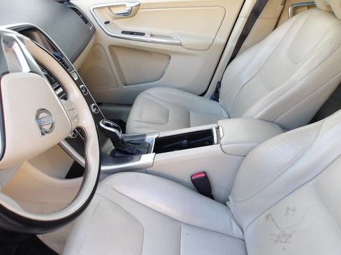 Used 2015 Volvo XC60 T6 w/ Proximity Package AWD/4WD image 20