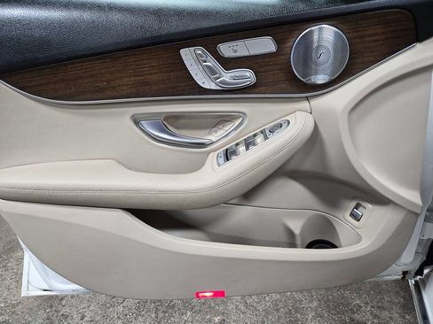 Used 2021 Mercedes-Benz C 300 4MATIC Sedan image 9