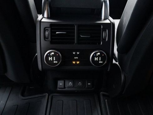 Used 2021 Land Rover Discovery S R-Dynamic AWD/4WD image 16