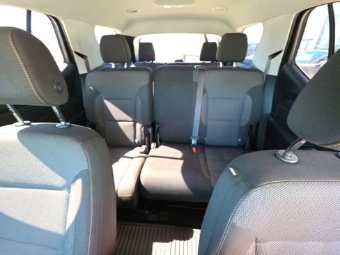 Used 2021 Chevrolet Traverse LS FWD image 22