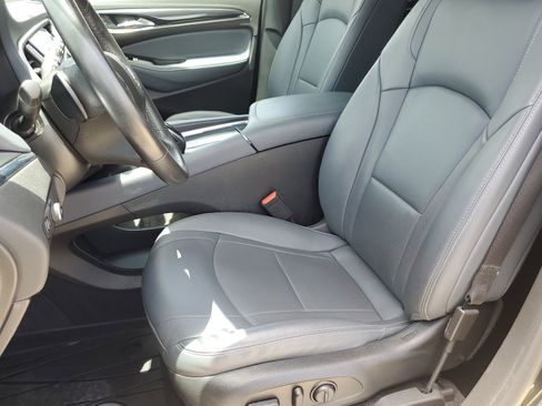 Used 2020 Buick Enclave Essence image 16