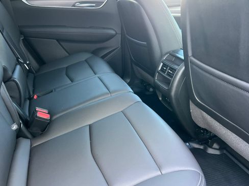 Used 2025 Cadillac XT5 Luxury w/ LPO, Floor Liner Package FWD image 17