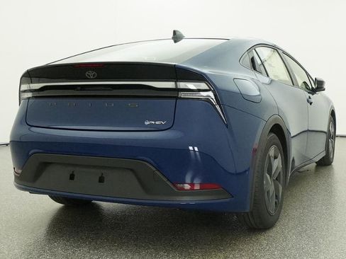 New 2026 Toyota Prius Plug-In Hybrid FWD image 10