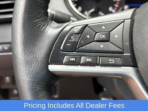 Used 2018 Nissan Rogue SV w/ Premium Package AWD/4WD image 10