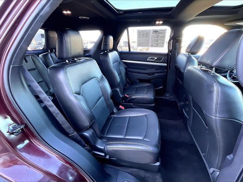 Used 2018 Ford Explorer XLT w/ Equipment Group 202A image 27