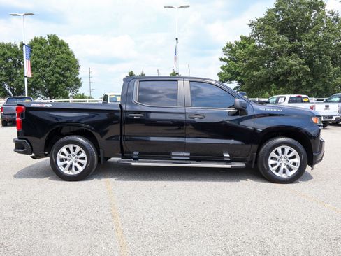 Used 2020 Chevrolet Silverado 1500 Custom w/ Custom Value Package AWD/4WD image 6