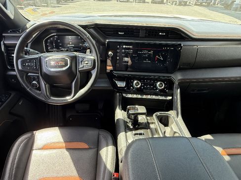 Used 2025 GMC Sierra 1500 AT4 w/ AT4 Premium Package AWD/4WD image 19