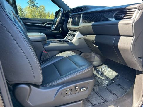 Used 2021 GMC Yukon Denali w/ Denali Premium Package AWD/4WD image 26