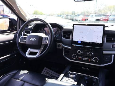 Used 2024 Ford Expedition XLT AWD/4WD image 19