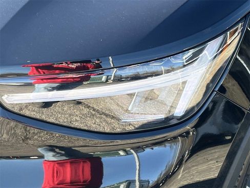 Used 2023 Volvo XC40 B5 Ultimate w/ Climate Package image 9