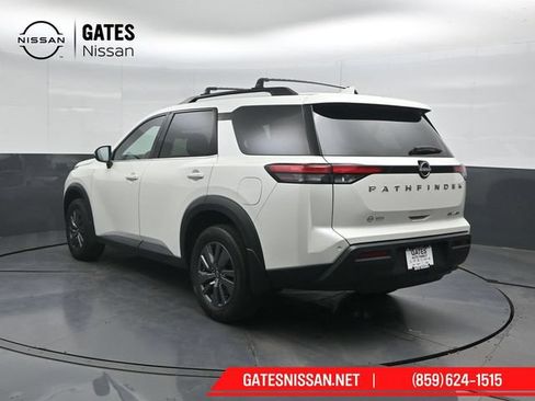 Used 2024 Nissan Pathfinder SV AWD/4WD image 8