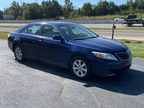 Used 2011 Toyota Camry LE w/ LE Extra-Value Pkg FWD image 7