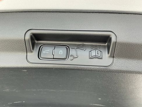 Used 2023 Ford Explorer XLT w/ Equipment Group 202A RWD image 25