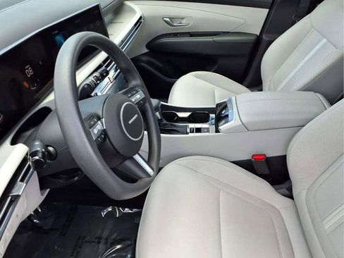 Used 2025 Hyundai Tucson SEL FWD image 16