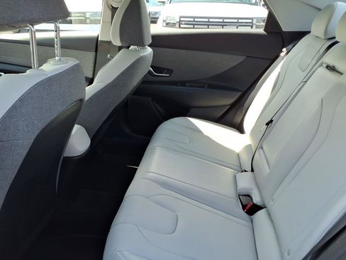 Used 2023 Hyundai Elantra Limited w/ Cargo Package FWD image 17