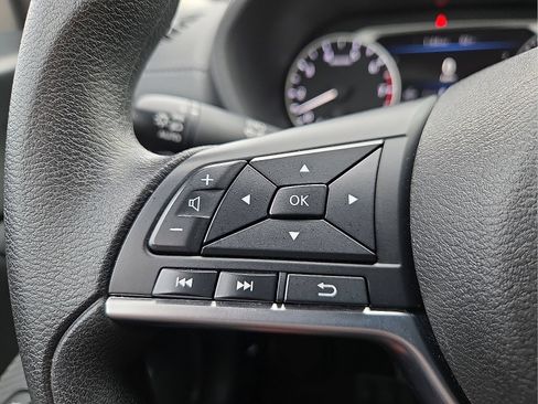 Used 2025 Nissan Sentra SV FWD image 19