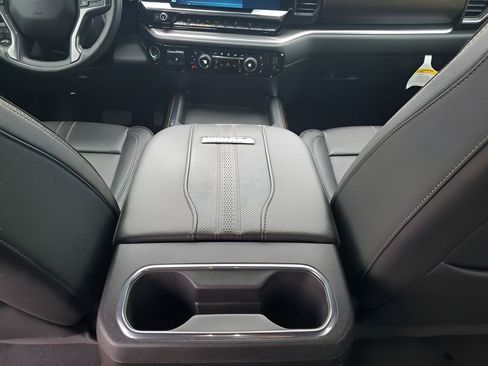 Used 2025 Chevrolet Silverado 2500 High Country w/ Technology Package image 22