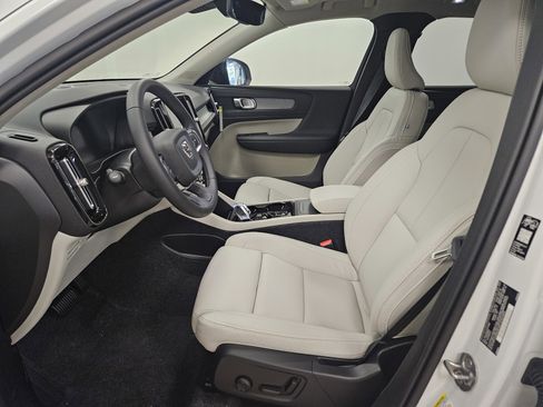 New 2026 Volvo XC40 B5 Plus w/ Protection Package Premier image 10