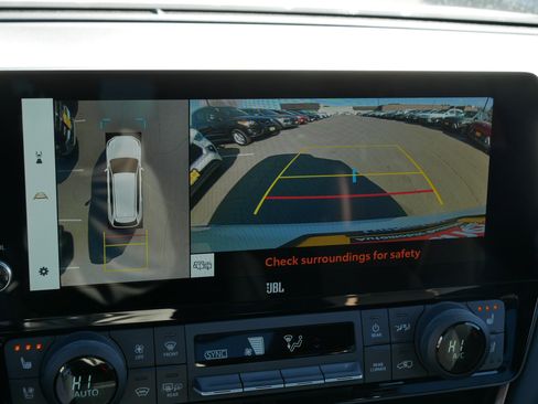 Used 2024 Toyota Grand Highlander AWD Hybrid image 27