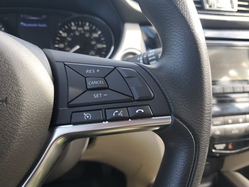 Used 2018 Nissan Rogue Sport SV image 19