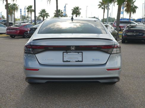 Used 2023 Honda Accord Sport image 11