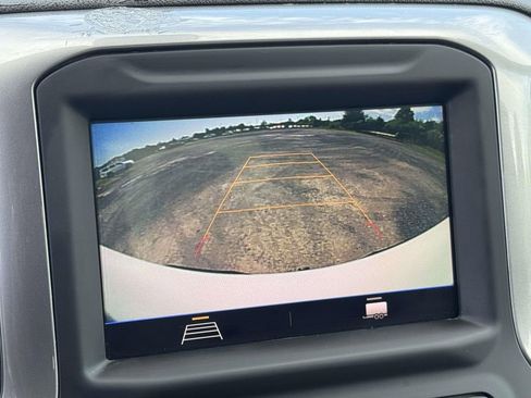 Used 2022 Chevrolet Silverado 1500 Custom AWD/4WD image 18