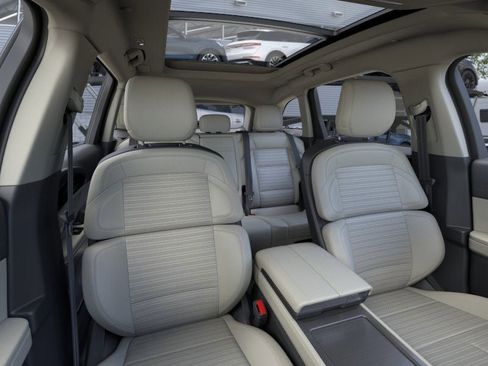 New 2026 Lincoln Nautilus Reserve image 10