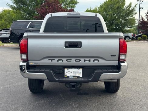 Used 2023 Toyota Tacoma SR5 RWD image 4