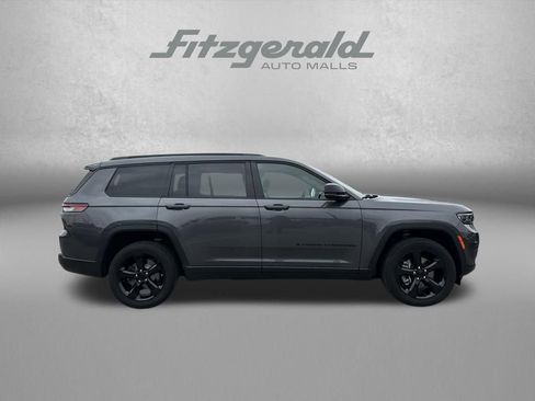Used 2023 Jeep Grand Cherokee L Laredo AWD/4WD image 3