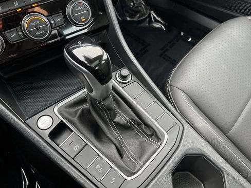 Used 2024 Volkswagen Jetta SE image 21