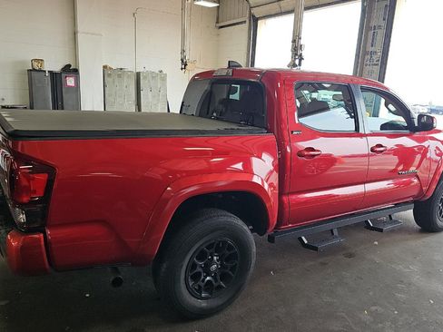 Used 2022 Toyota Tacoma SR5 w/ Technology Package RWD image 8