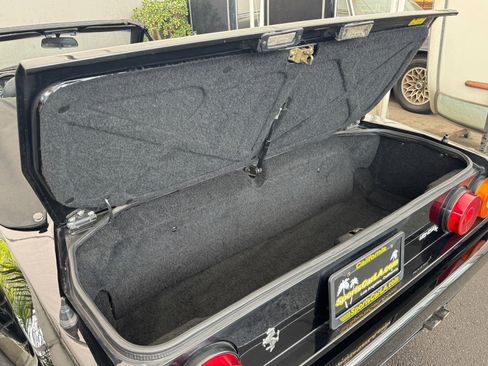 Used 1990 Ferrari Mondial T Cabriolet image 33