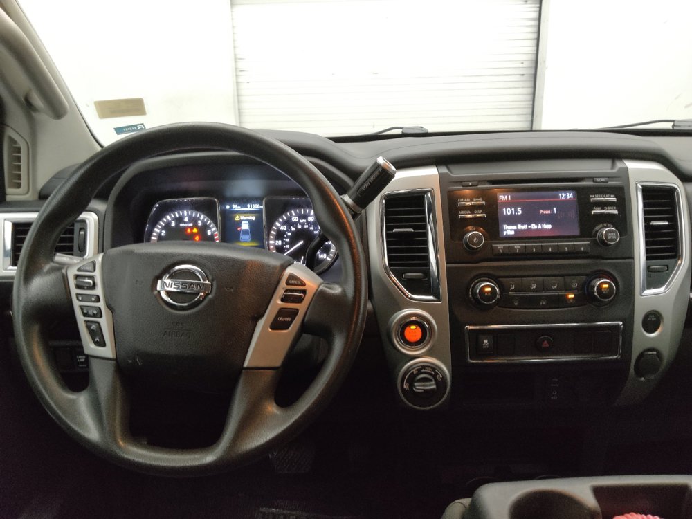 Used 2017 Nissan Titan SV AWD/4WD image 22