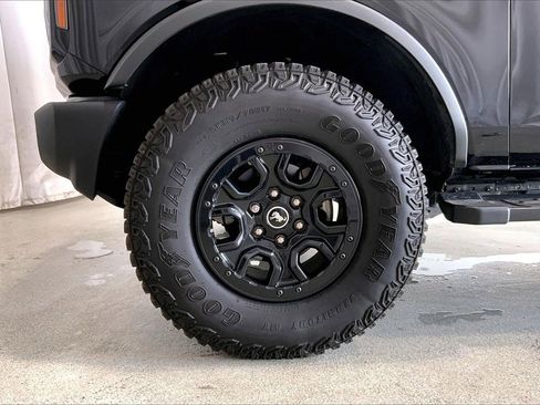 Used 2022 Ford Bronco Wildtrak image 6