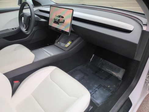 Used 2024 Tesla Model 3 Standard Range RWD image 36