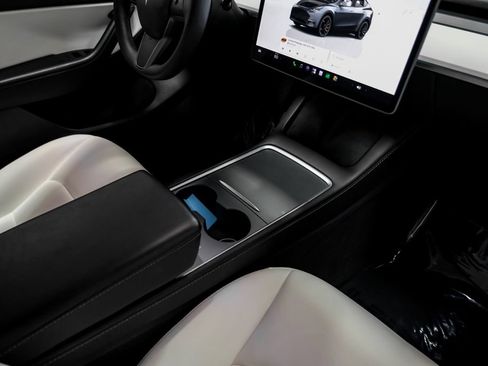 Used 2022 Tesla Model Y Performance AWD/4WD image 23