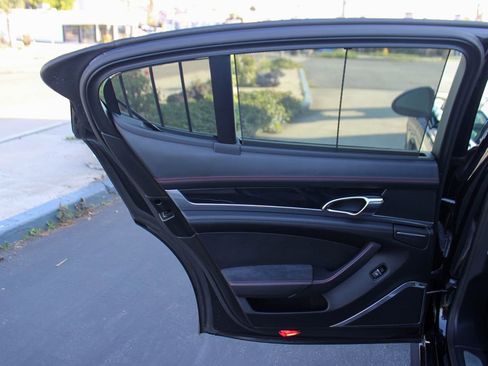 Used 2013 Porsche Panamera GTS image 35