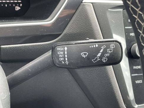 Used 2023 Volkswagen Tiguan SE image 12