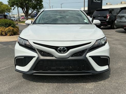 Used 2022 Toyota Camry SE FWD image 8