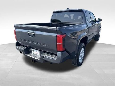 Used 2025 Toyota Tacoma SR5 AWD/4WD image 6